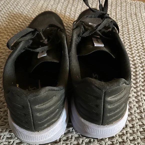 Brooks Women's Black Running Shoes - Lightweight Comfort - Picture 3 of 5